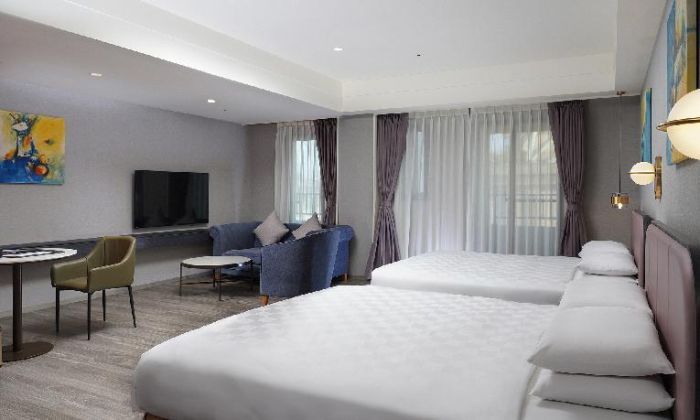 STAR GLORY FAMILY ROOM